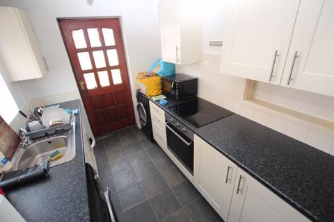 3 bedroom semi-detached house to rent, 15 Highwood, Norden, Rochdale OL11 5XP