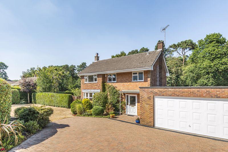 Kingswood Firs, Grayshott 3 bed house £900,000
