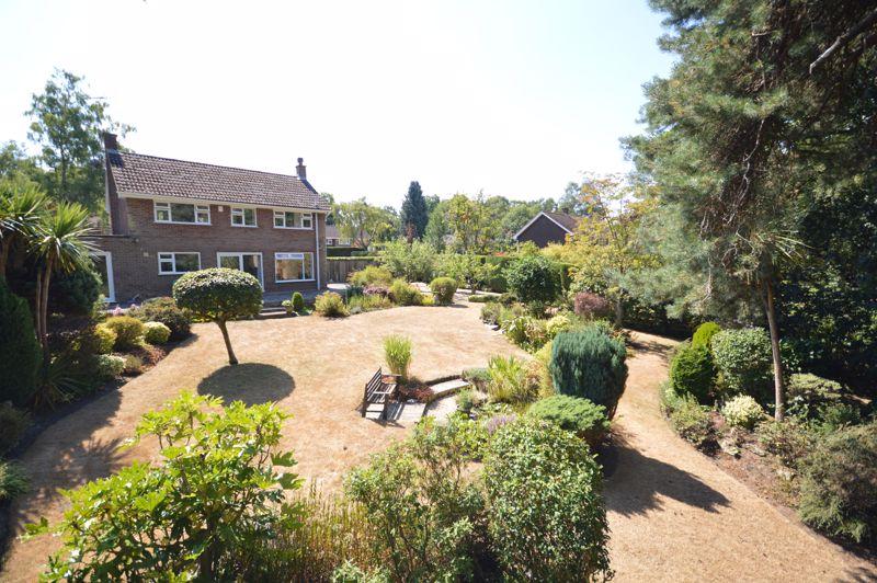 Kingswood Firs, Grayshott 3 bed house £900,000