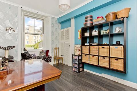 2 bedroom flat for sale - 7-4 Edina Place, Edinburgh, EH7 5RN
