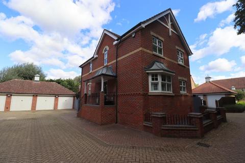 4 bedroom detached house for sale - Goodwood Close, Clophill, Bedfordshire, MK45 4FE