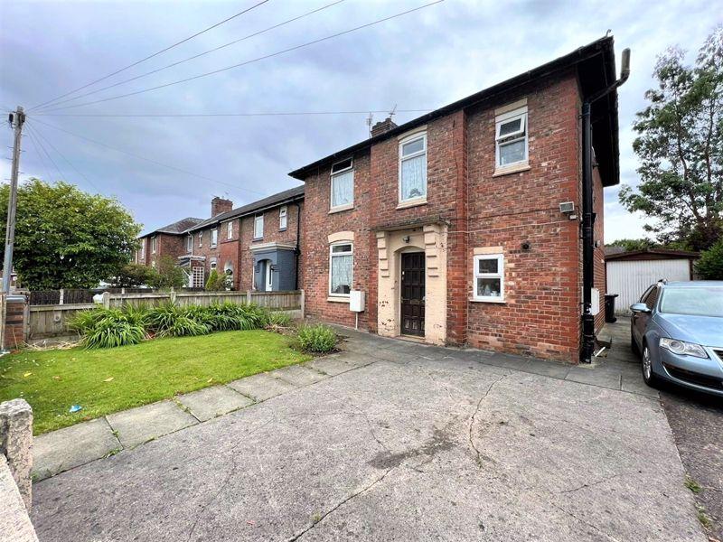 Westwood Crescent, Eccles 3 bed semidetached house £180,000