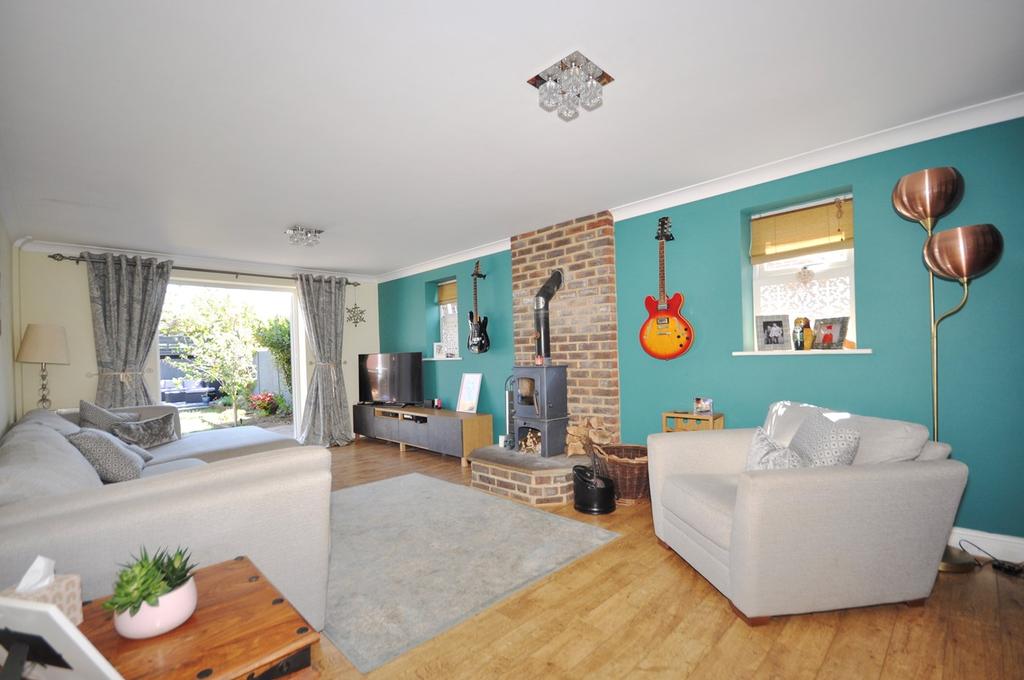 Old Croft Close, Good Easter, Chelmsford, CM1 3 bed semidetached house