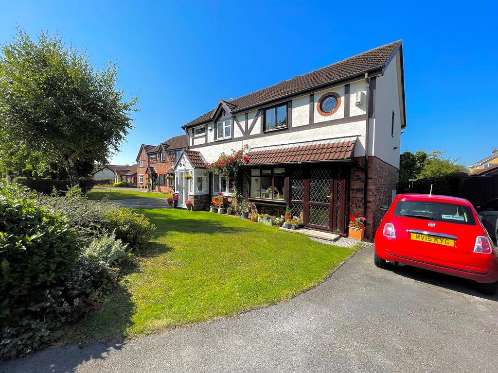 Bull Cop, Formby, Liverpool, L37 3 bed semidetached house £225,000