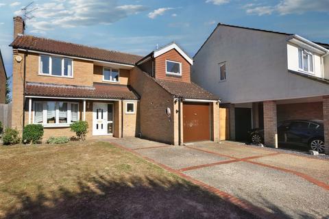 4 bedroom detached house for sale - Micawber Way, Chelmsford, CM1
