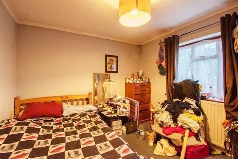 2 bedroom maisonette for sale - Coniston Crescent, Slough, SL1