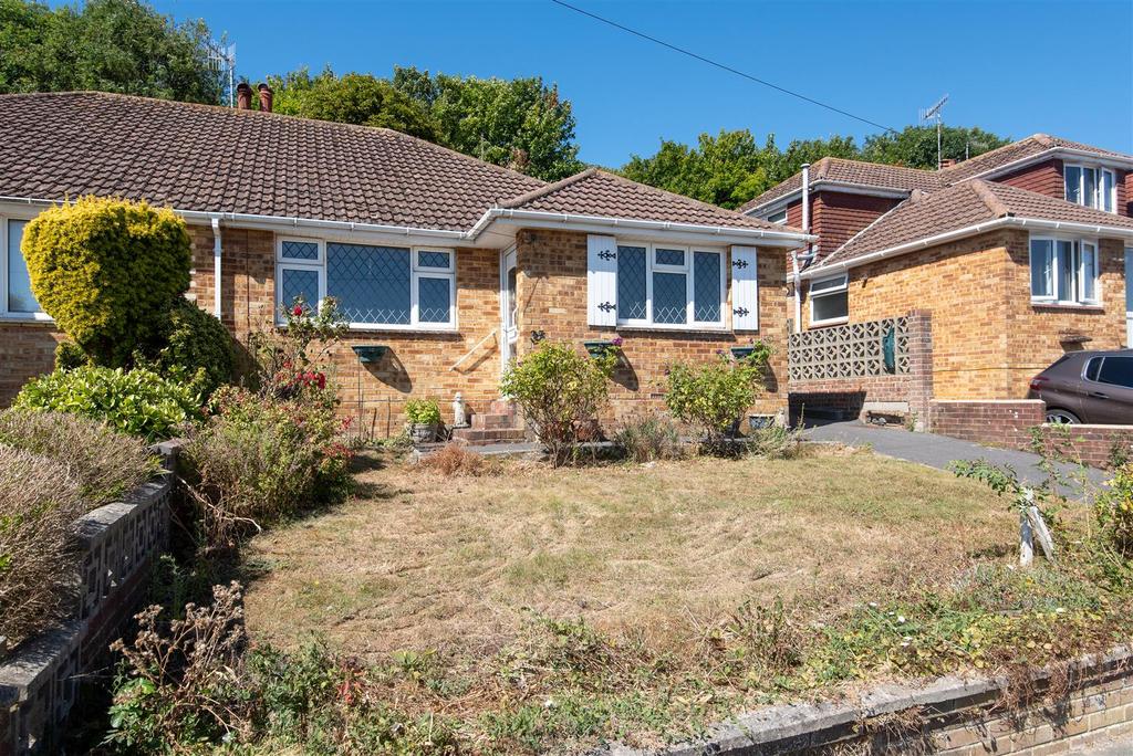 Elvin Crescent, Rottingdean, Brighton 3 bed semidetached bungalow £