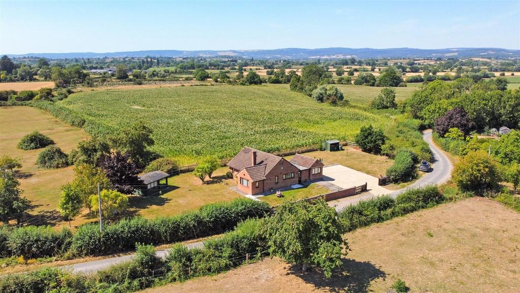 Farleys End, Elmore, Gloucester 2 bed bungalow £500,000