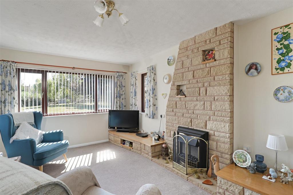 Farleys End, Elmore, Gloucester 2 bed bungalow £500,000