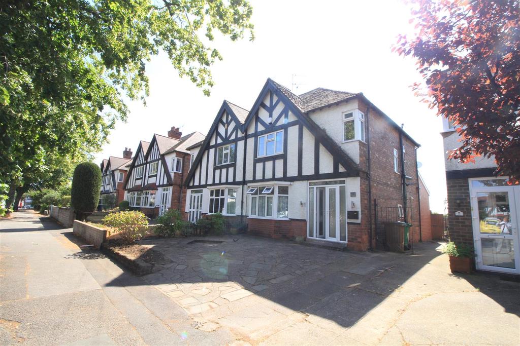 Perry Road, Nottingham 3 bed house £1,300 pcm (£300 pw)
