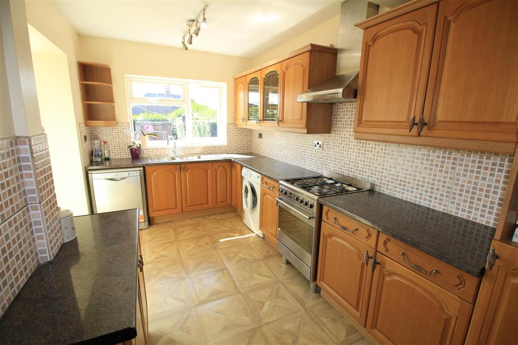Perry Road, Nottingham 3 bed house £1,300 pcm (£300 pw)
