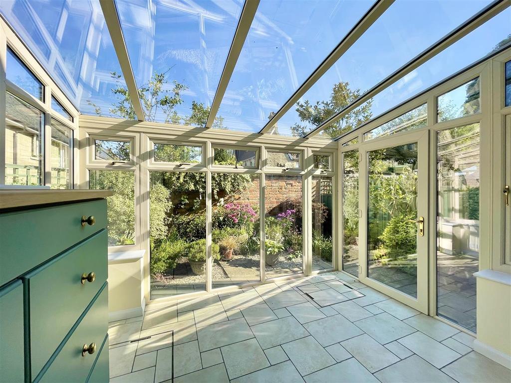 Tower Street, Cirencester 2 bed end of terrace house for sale £395,000