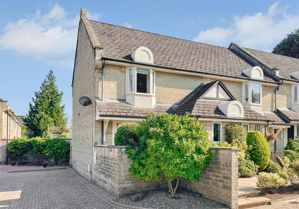Tower Street, Cirencester 2 bed end of terrace house £395,000