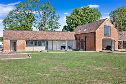 3 bedroom barn conversion for sale - Cheltenham Road, Hinton-On-The-Green, Evesham