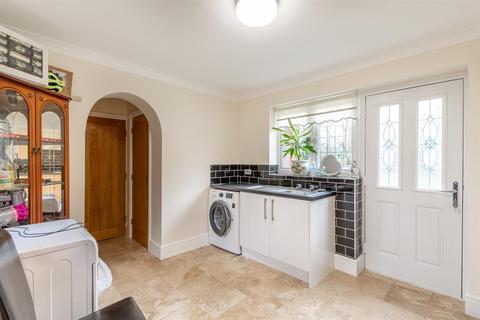 Linton Dale, 40a Cantley Lane, Doncaster, DN4 6ND