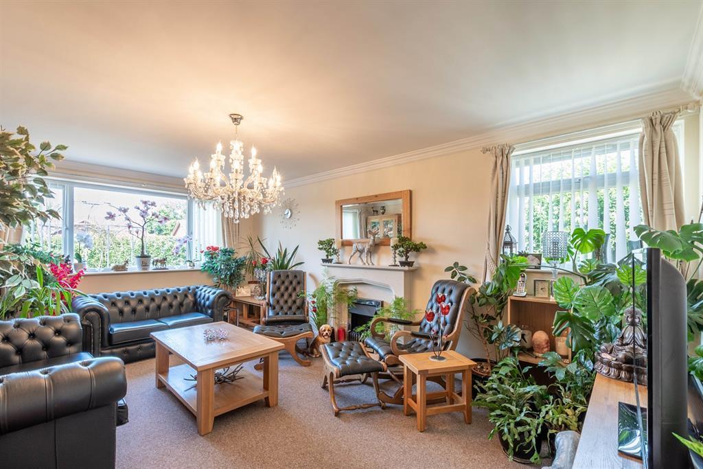 Kirton Lane, Thorne, Doncaster, DN8 5RG 3 bed bungalow £310,000