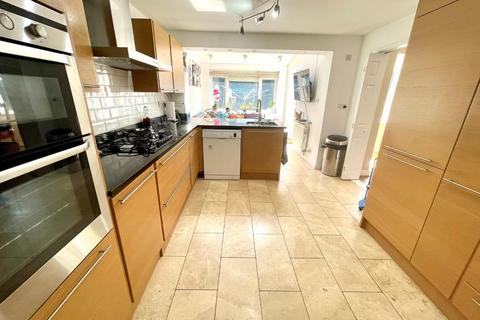 24 Balland Way, Wootton, Northampton, NN4 6AU