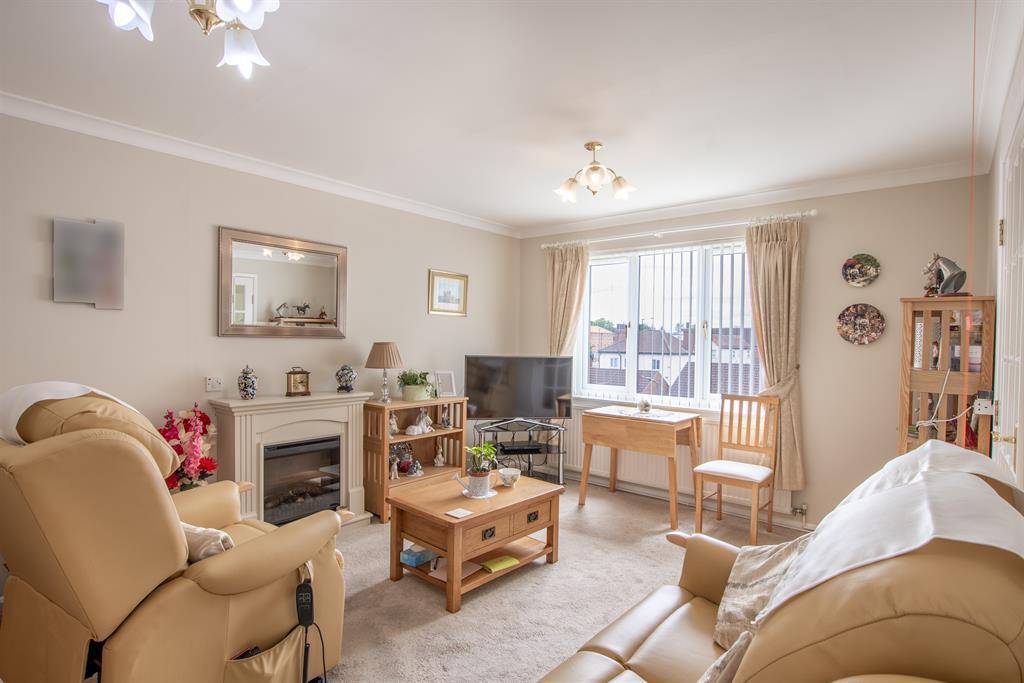 Peakes Croft, Bawtry, Doncaster, DN10 6RJ 1 bed retirement property for