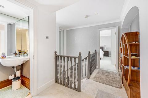 2 bedroom duplex to rent, St. George's Square, Pimlico, London, SW1V