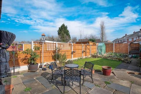 13 Grasmere Road, Carcroft, Doncaster, DN6 8QQ
