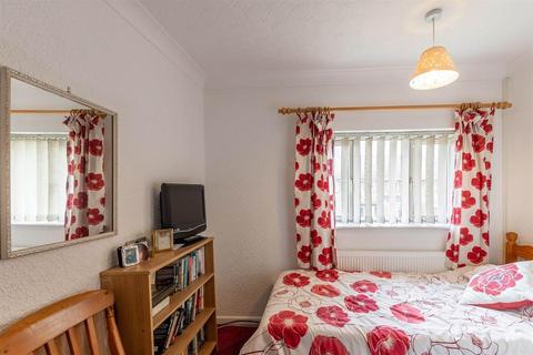 13 Grasmere Road, Carcroft, Doncaster, DN6 8QQ