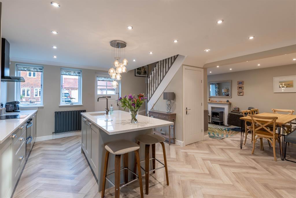 Everton Sluice Lane, Everton, Doncaster, DN10 5AW 4 bed barn conversion