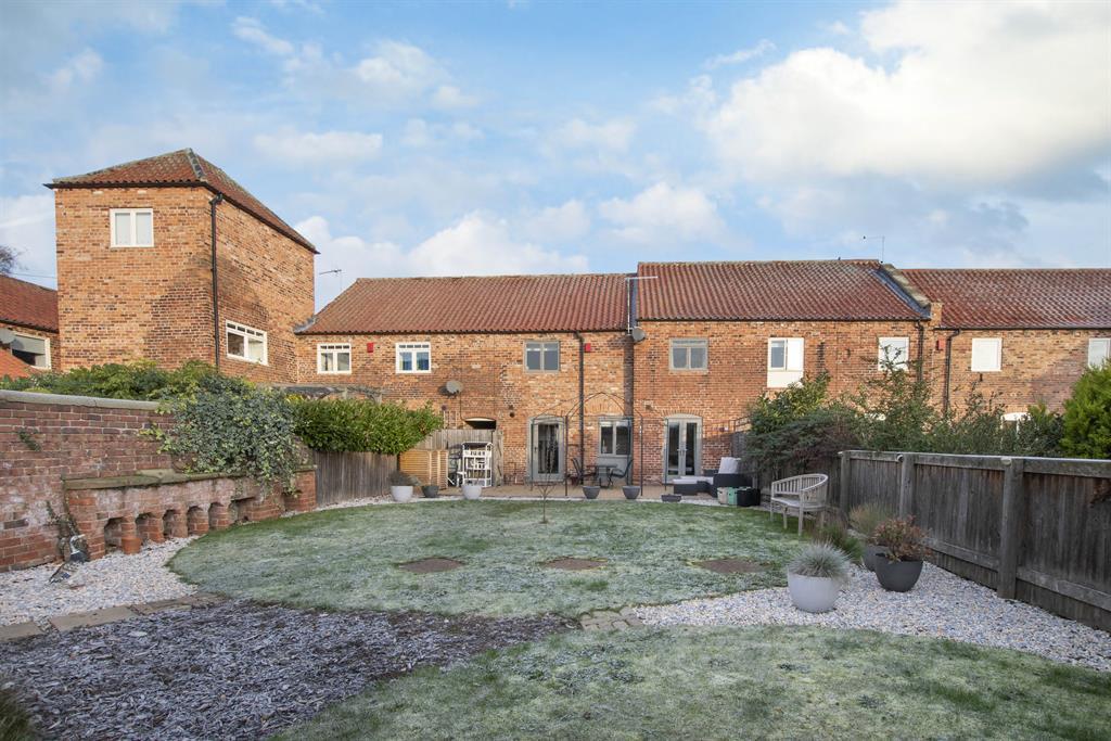 Everton Sluice Lane, Everton, Doncaster, DN10 5AW 4 bed barn conversion