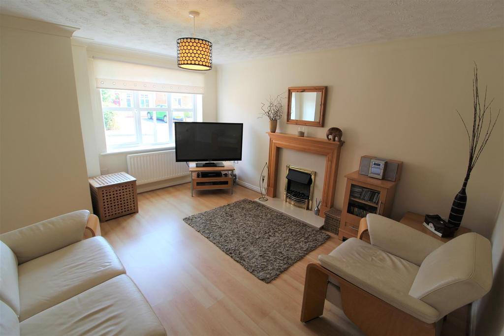 Fairmount Road, Wrexham 3 bed semidetached house £850 pcm (£196 pw)