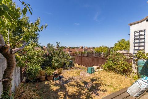 30 Mendip Road, Bristol, BS3 4NY