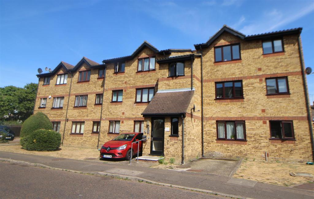 Howard Close, Waltham Abbey Studio £775 pcm (£179 pw)
