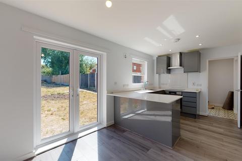 2 Arden Road, Faversham, ME13 8DB