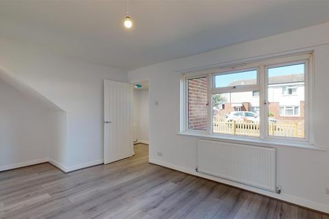 2 Arden Road, Faversham, ME13 8DB