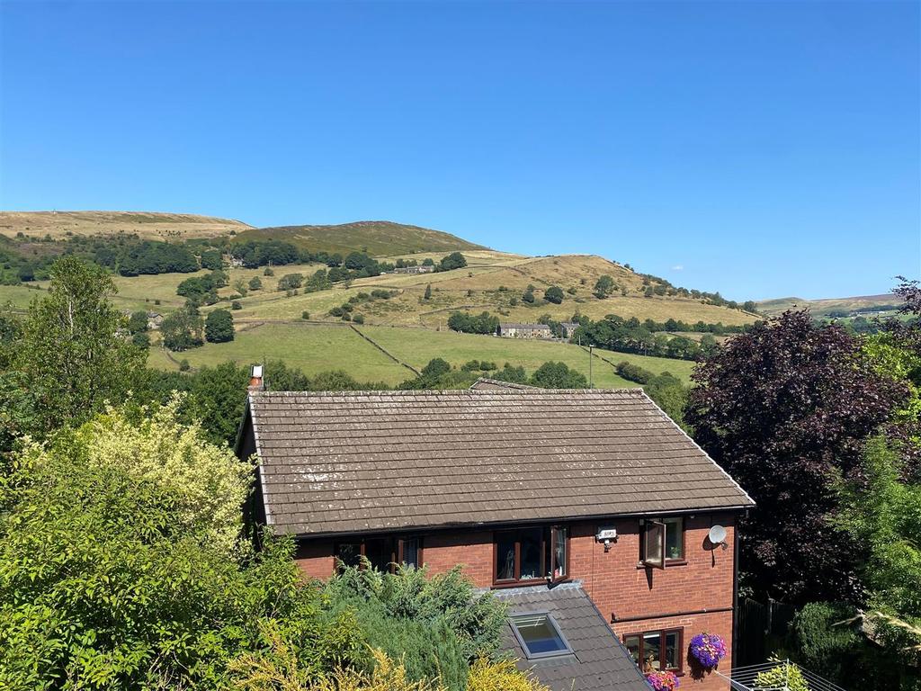 New Mills Road, Birch Vale, High Peak 5 bed detached house £575,000