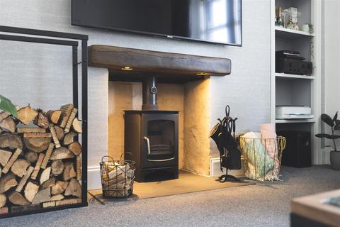 41d Mains Loan, Dundee, DD4 7AF