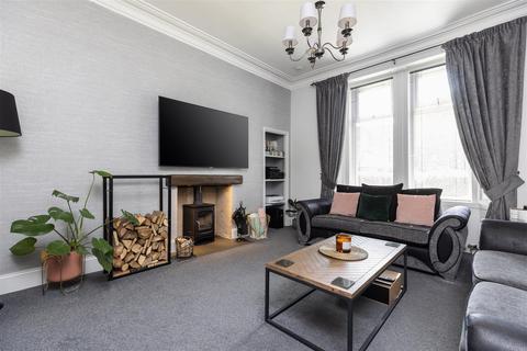 41d Mains Loan, Dundee, DD4 7AF