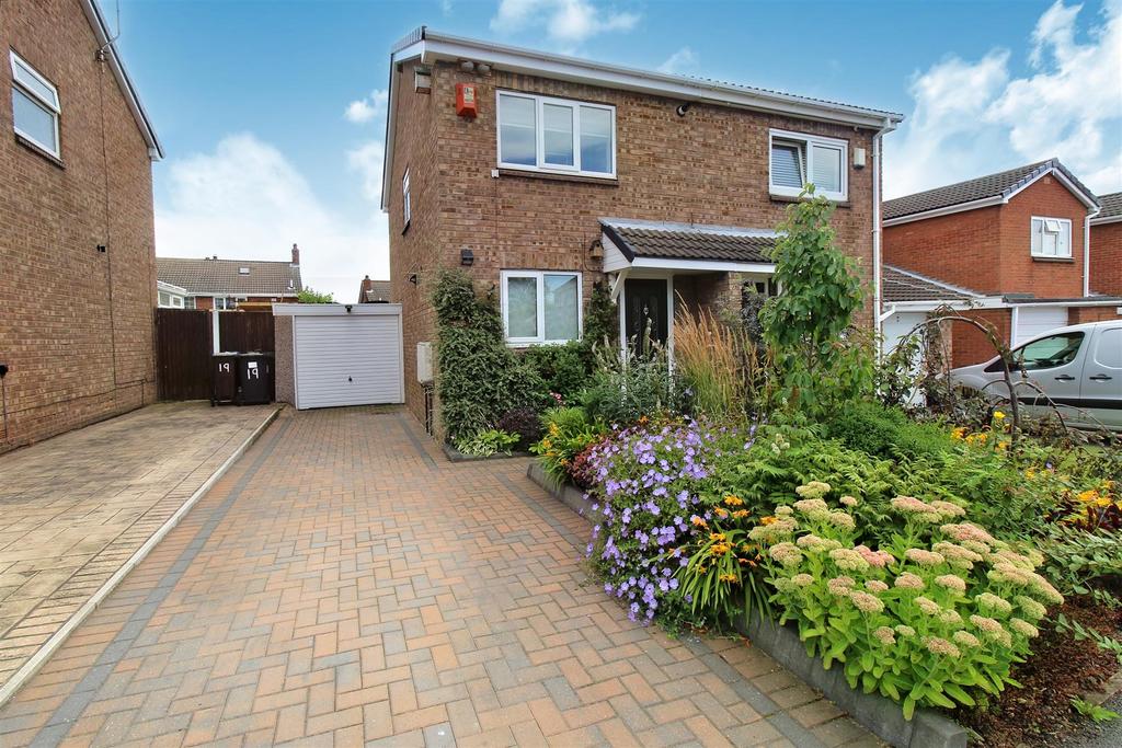 Longlands Drive, Mapplewell, Barnsley 2 bed semidetached house for