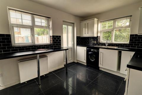 2 bedroom end of terrace house for sale - Rochester Close, Nuneaton