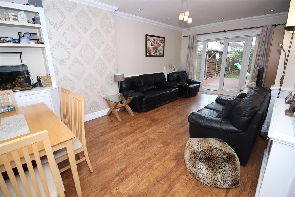 Rectory Road, Grays 3 bed semidetached house £1,650 pcm (£381 pw)