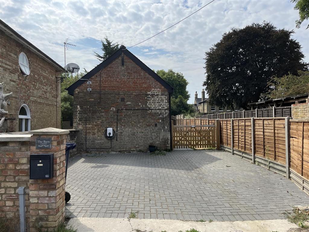 Chapel Road, Earith, Cambs 3 bed detached house £350,000