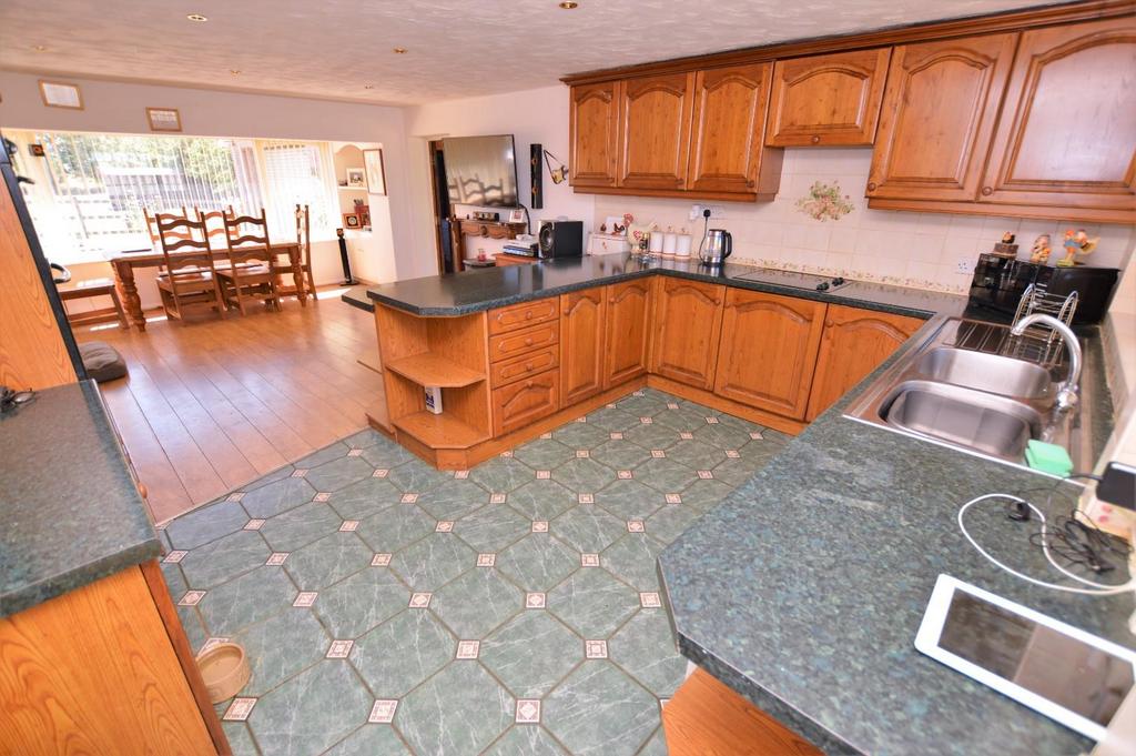 Kitchen-dining room