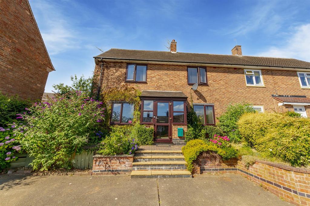 Wood Avenue, Sandiacre 5 bed semidetached house £280,000
