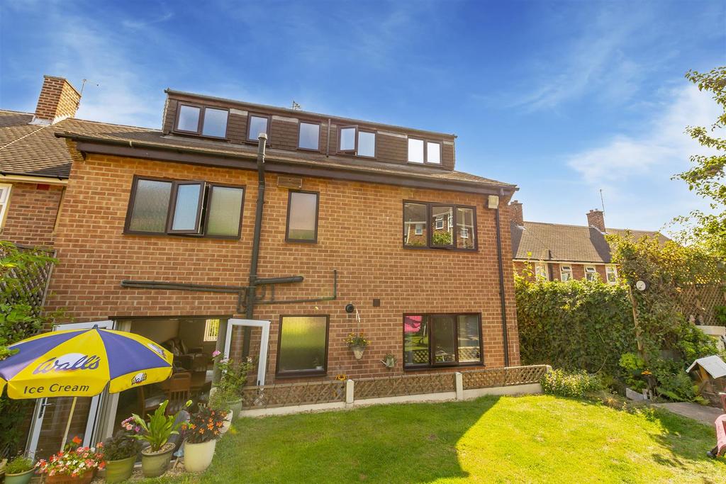 Wood Avenue, Sandiacre 5 bed semidetached house £280,000
