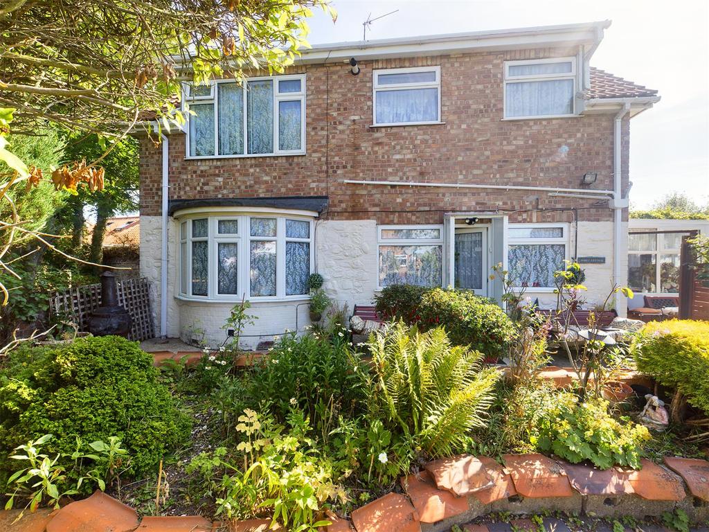 Castle Garth, Sewerby 3 bed detached house £245,000