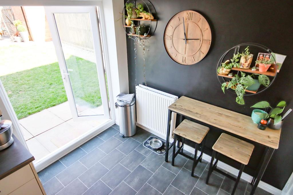 Kitchen/ Dining Room