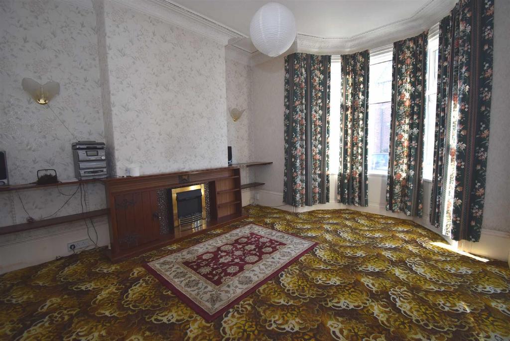 Rosebery Avenue, South Shields 3 bed terraced house £135,000