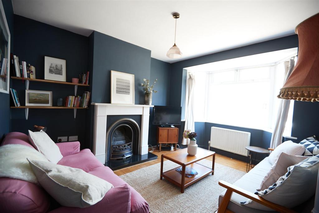 Gorrell Road, Whitstable 3 bed house £1,500 pcm (£346 pw)