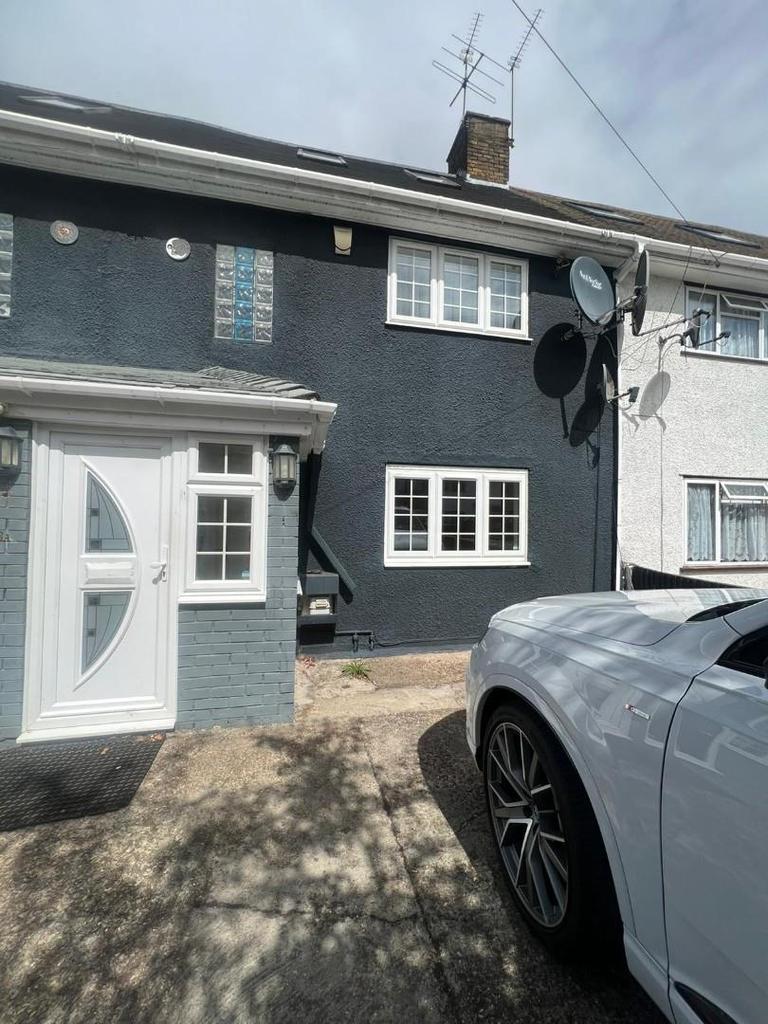 Addison Road, Enfield, EN3 4 bed property £2,300 pcm (£531 pw)