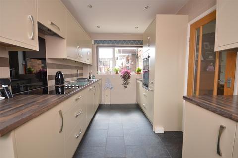 3 bedroom semi-detached house for sale - Buckfast Close, Styvechale, Coventry