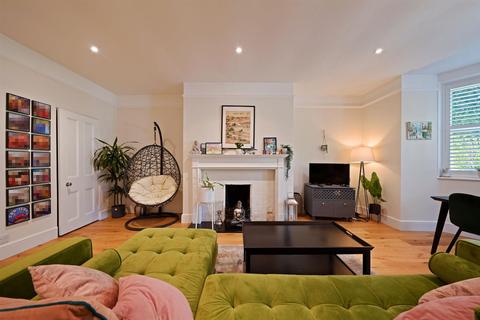 2 bedroom apartment for sale - Thurlow Road, Hampstead, London