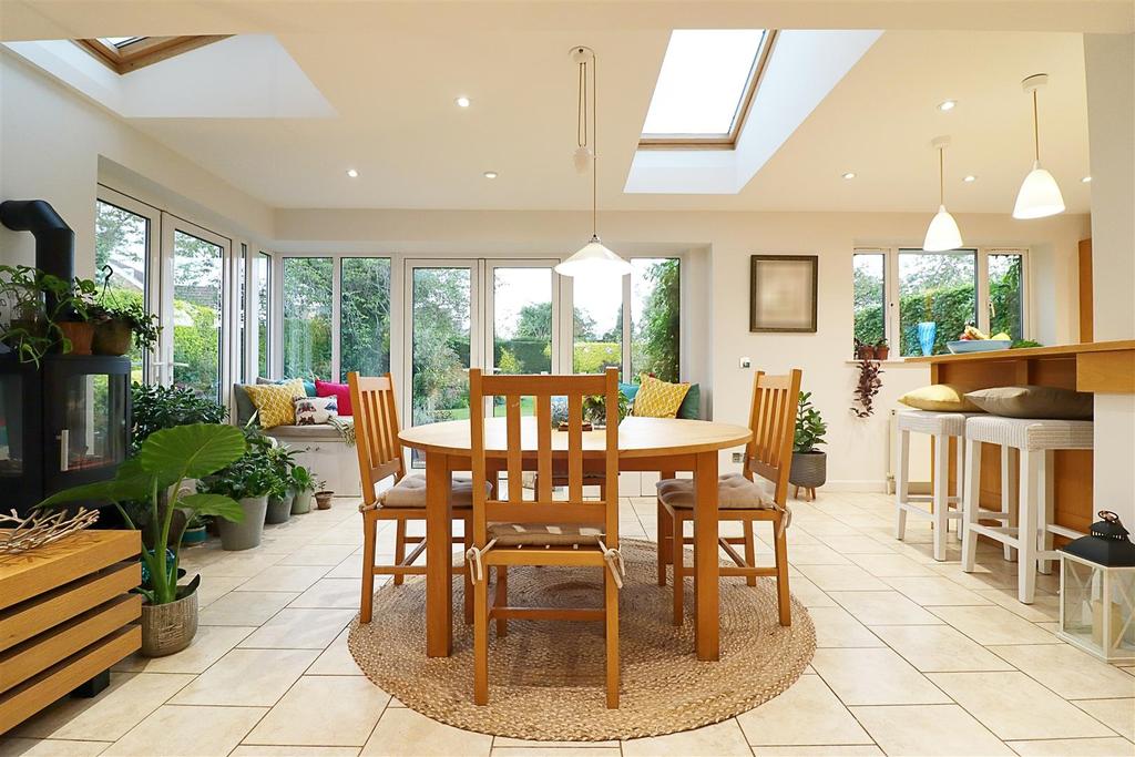 Tranby Lane, Anlaby 5 bed detached house for sale £825,000